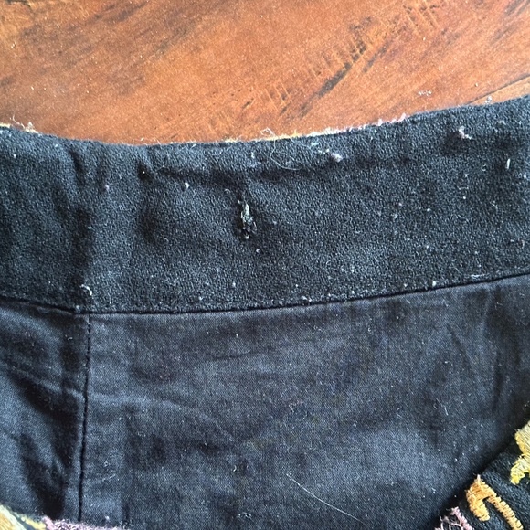 Zara high waisted embroidered shorts with side zipper (size small) - Picture 8 of 8